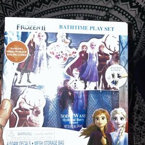 Frozen 2 Bathtime play set includes 4 foam decals, body wash, & mesh Storage bag